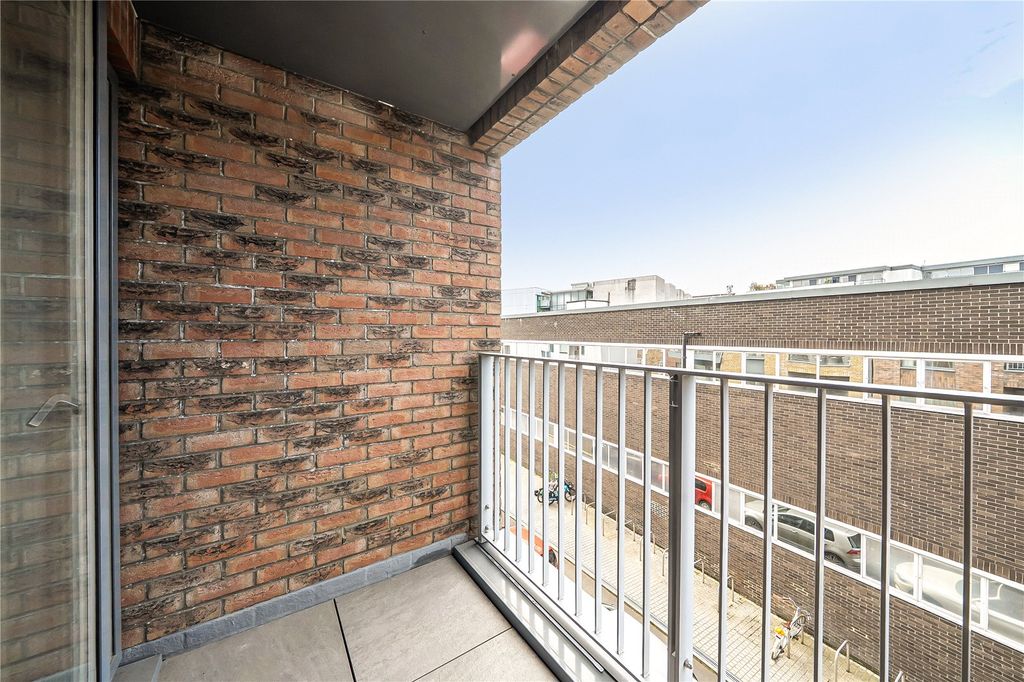 Property photo 3 of 24 Balcony