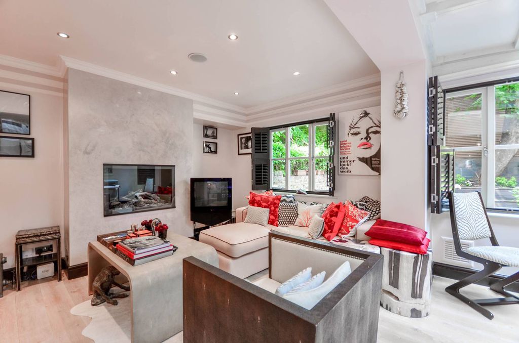 Property photo 3 of 24