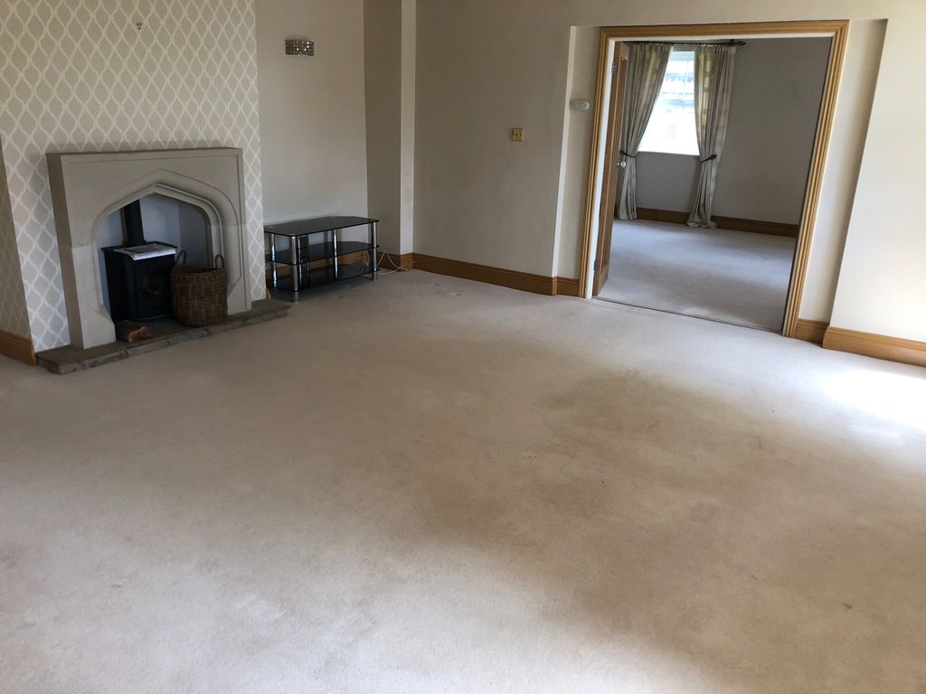 Property photo 2 of 7 Communal Lounge