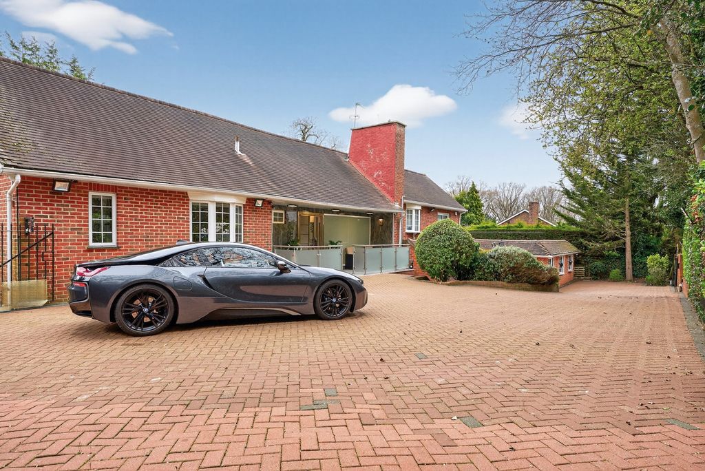 4 bed detached house for saleCorbar Close, Hadley Wood EN4
