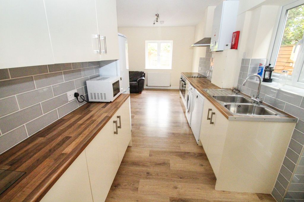 Property photo 3 of 13 Photo 12