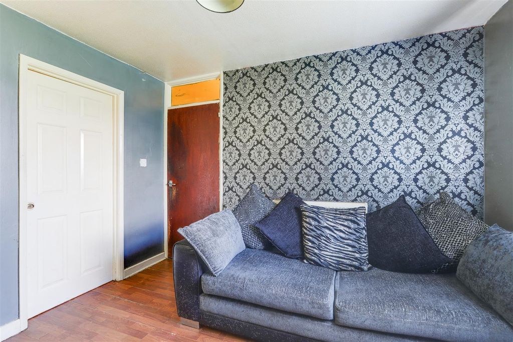 Property photo 3 of 14 160925_12.Jpg