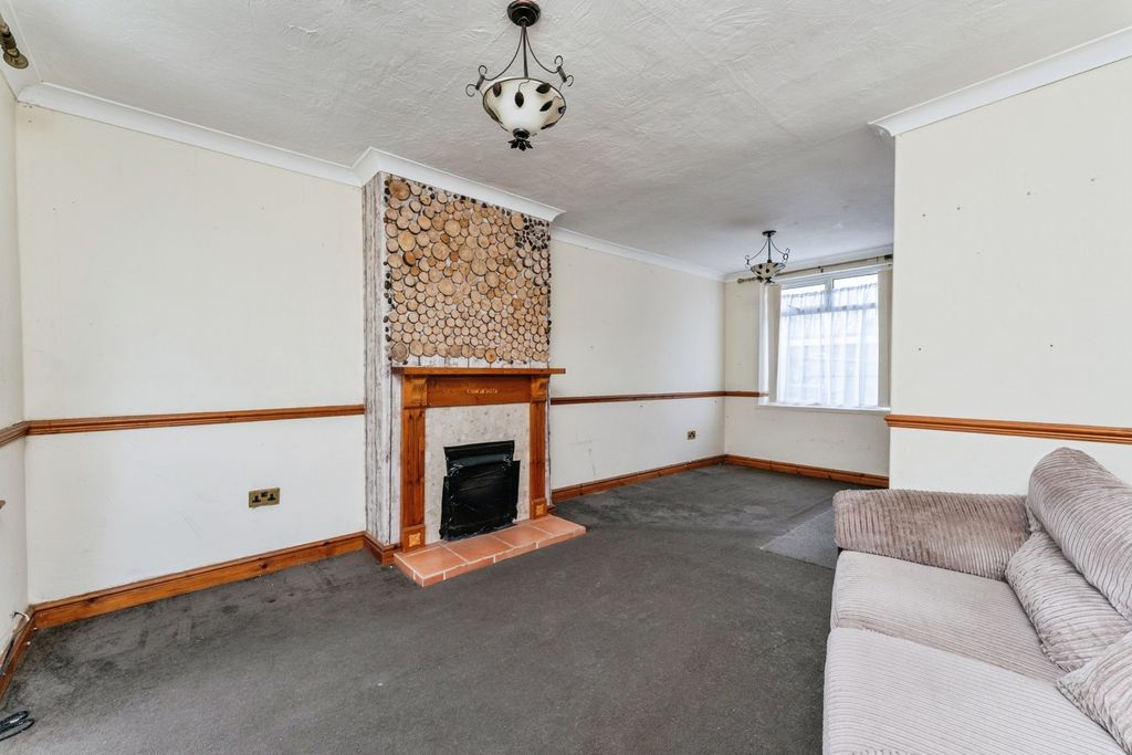 Property photo 2 of 22 Lounge/Diner