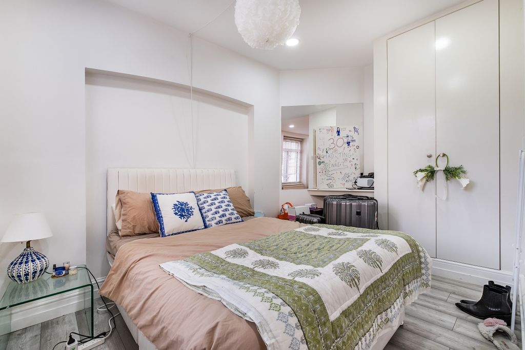 Property photo 3 of 8 Sleeping Area