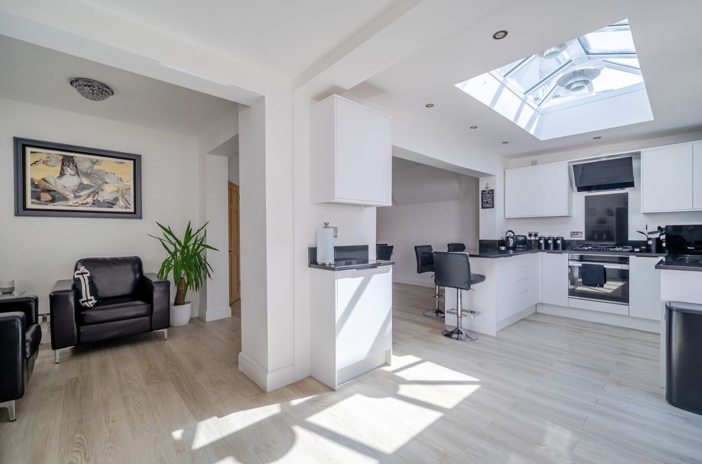 Property photo 3 of 20 1466746-16-6A1829...