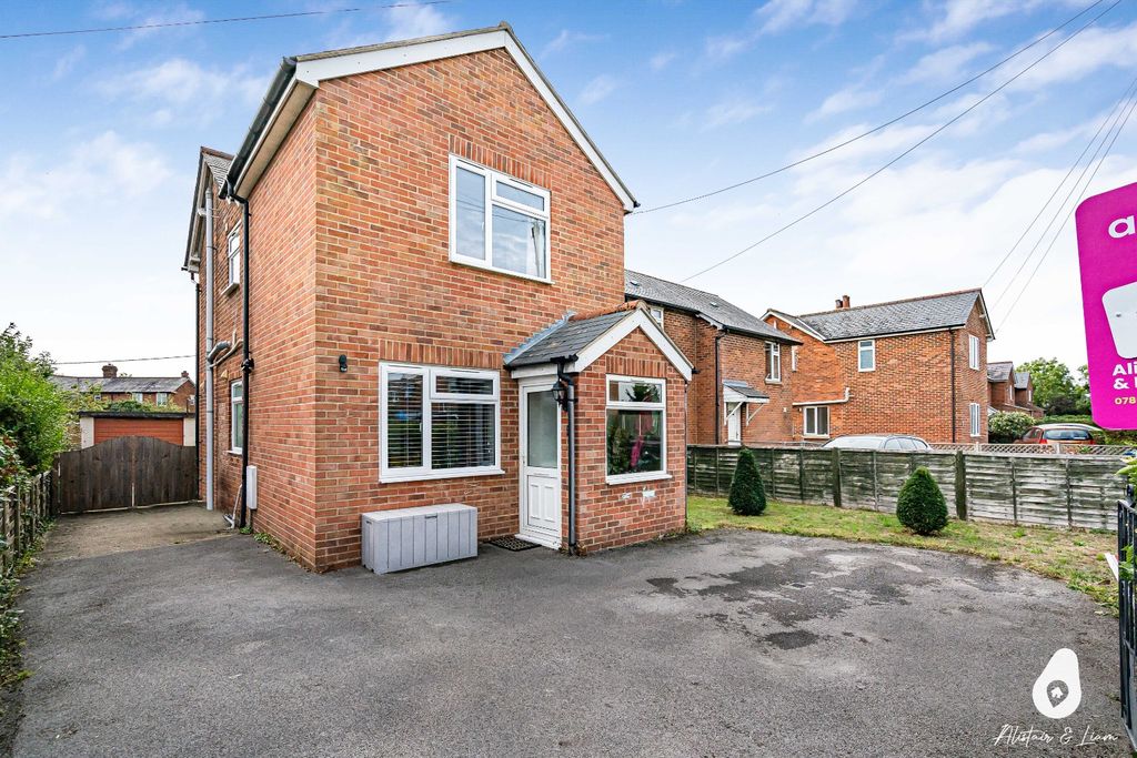 Property photo 1 of 31 5571411