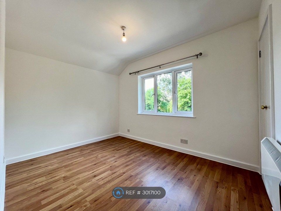 Property photo 2 of 9 Bedroom