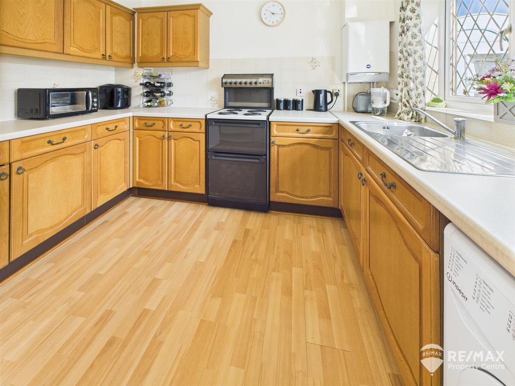 Property photo 3 of 21 Cam02842G0-Pr0245-Still011.Jpg