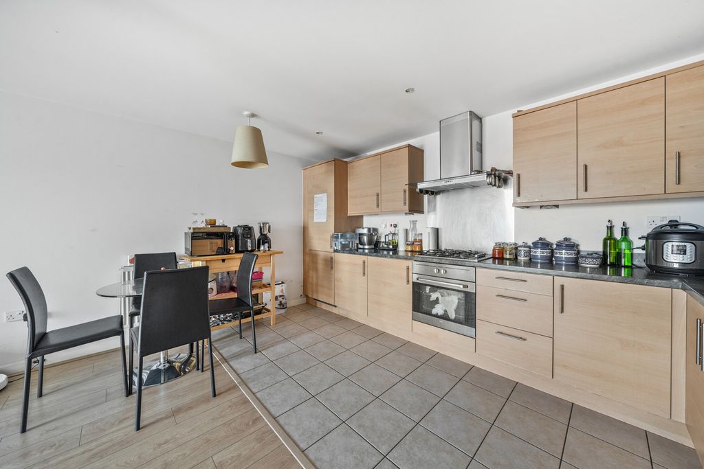 Property photo 2 of 18 1324296-1-6874d0B...