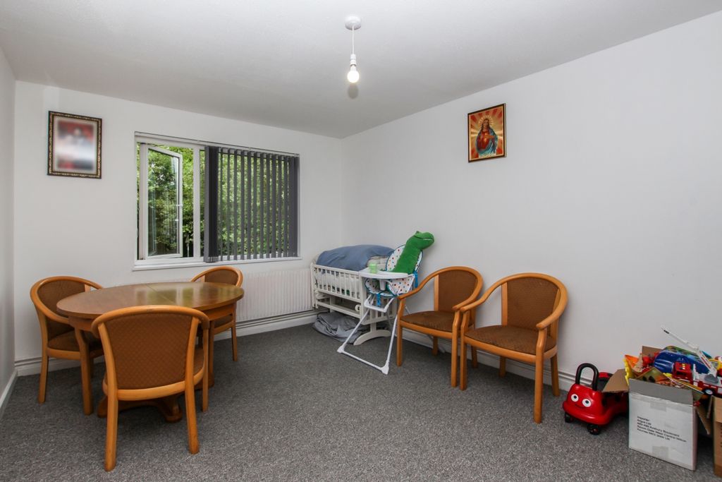 Property photo 3 of 6 Img_5828