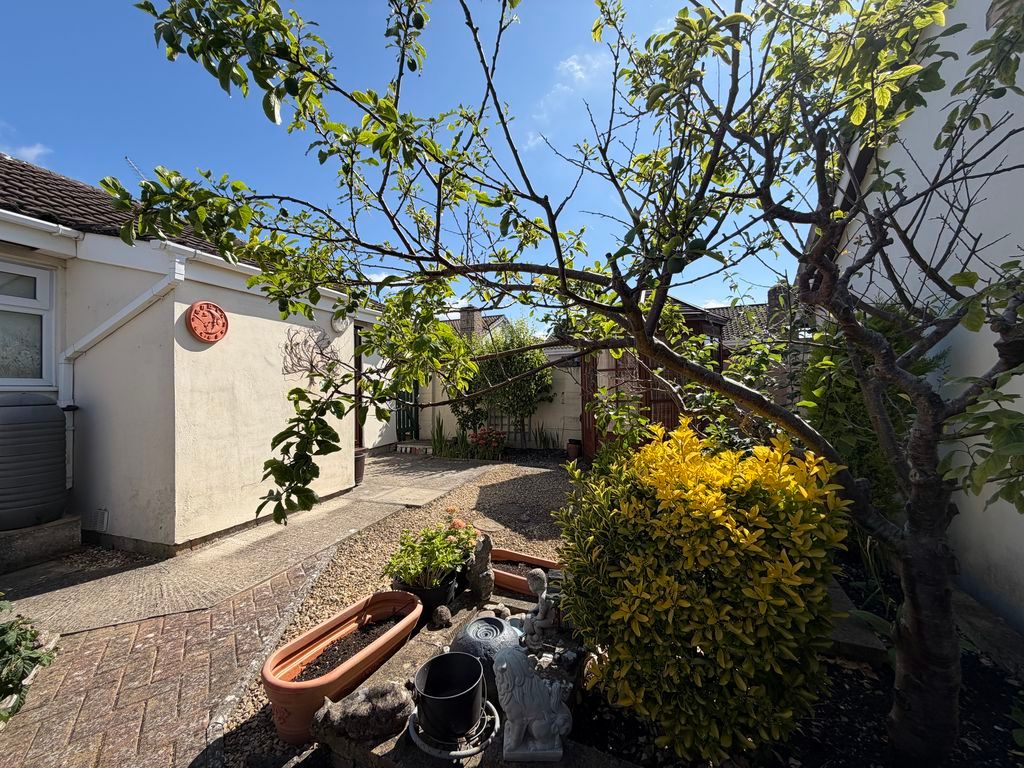Property photo 2 of 13 Garden