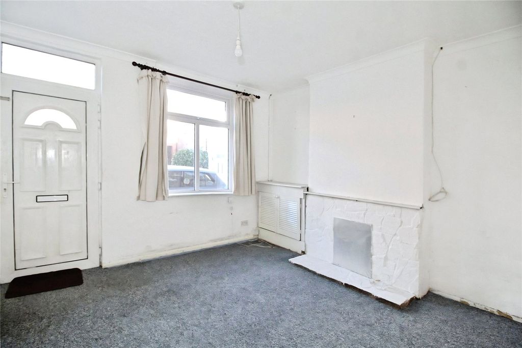 Property photo 3 of 10 Lounge