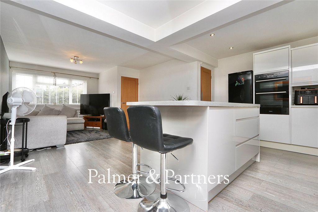 Property photo 3 of 21 Picture No. 05