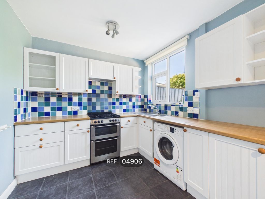 Property photo 2 of 15 Kitchen