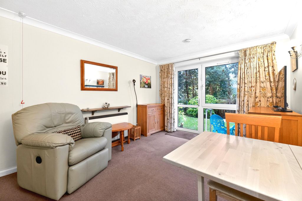 Property photo 2 of 8