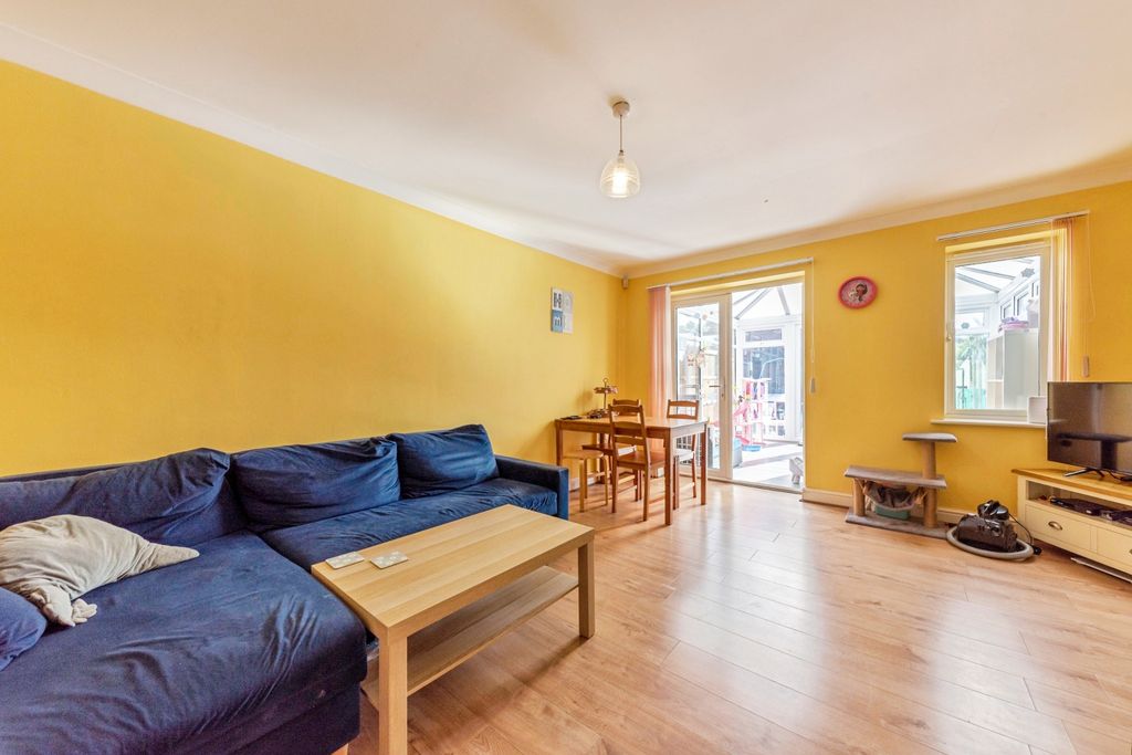 Property photo 2 of 15 49_Broughton_Drive-14
