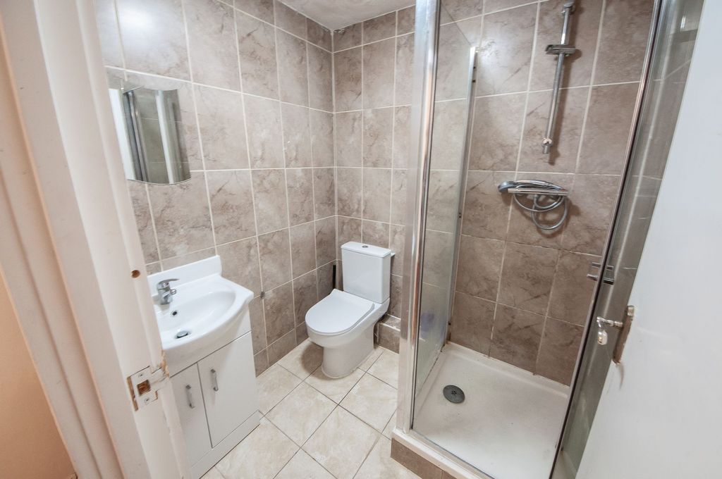 Property photo 3 of 5 Toilet Beside Entrance