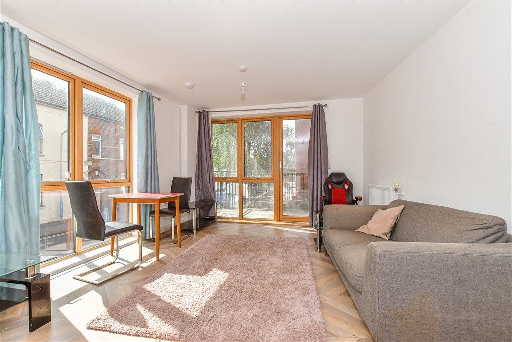 Property photo 3 of 13 Lounge/ Diner/ Kitchen