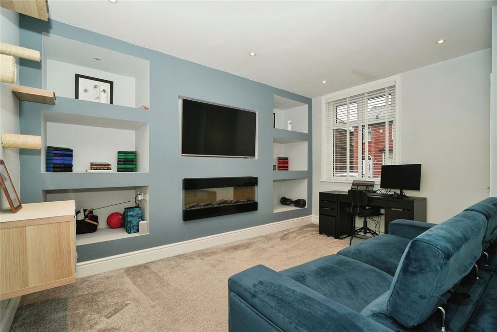 Property photo 2 of 18 Living Room