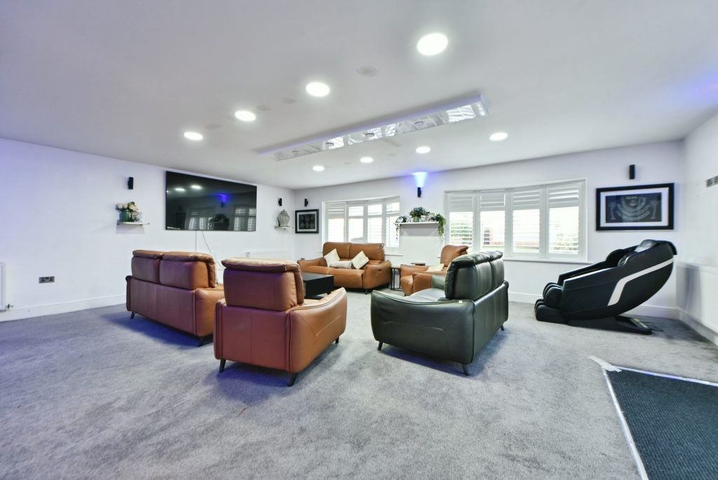 Property photo 2 of 28