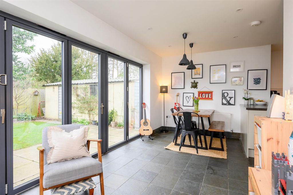 Property photo 3 of 14 Kitchen Diner