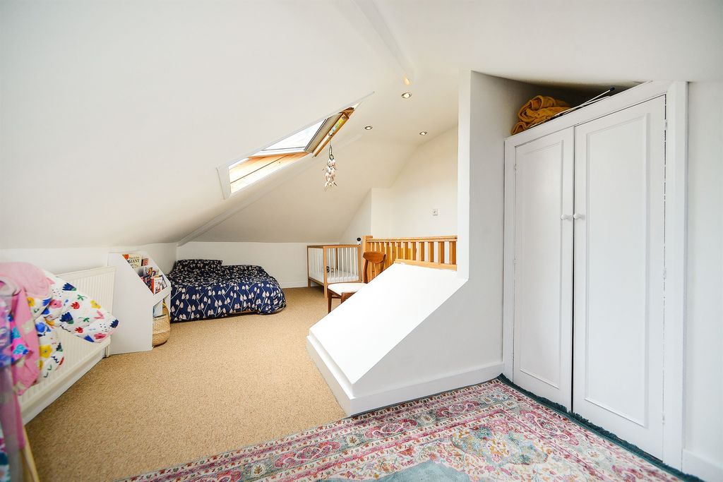 Property photo 2 of 12