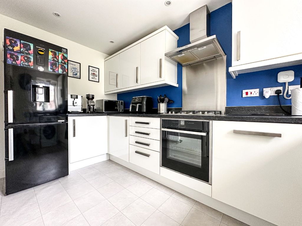Property photo 3 of 23 5264858