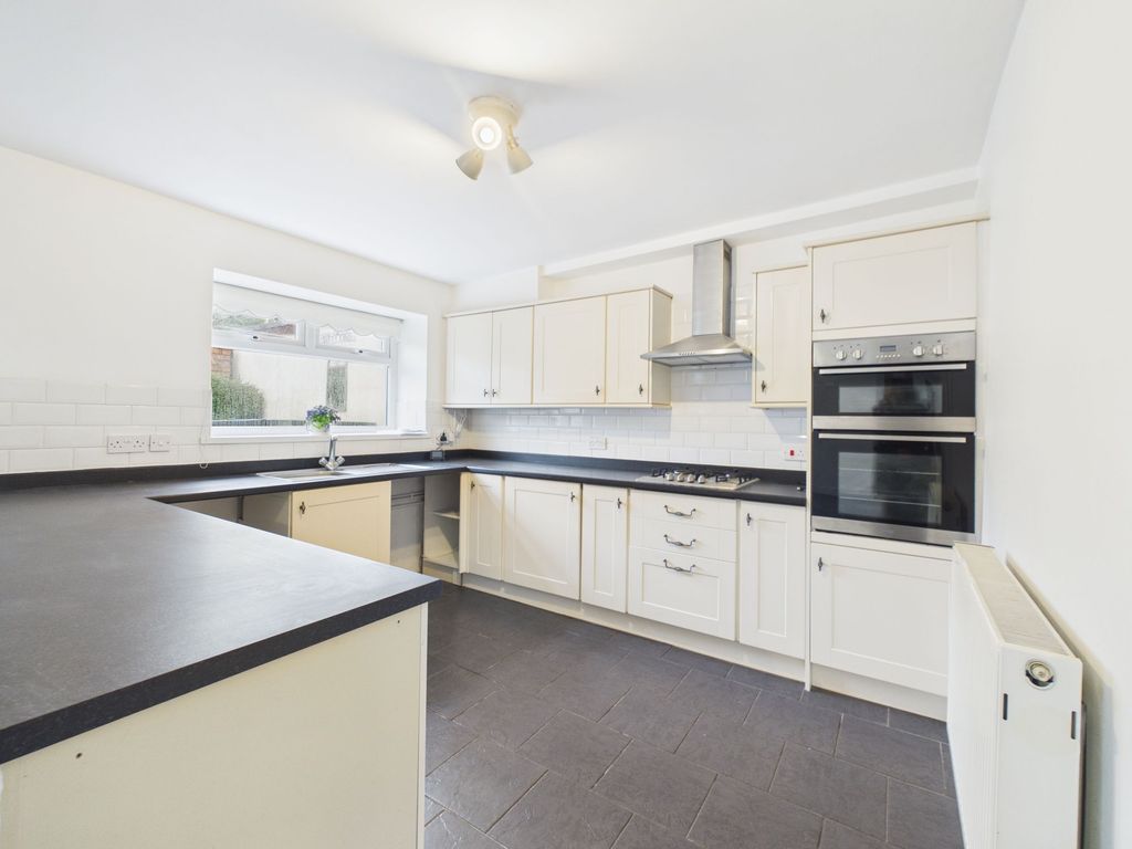 Property photo 3 of 45