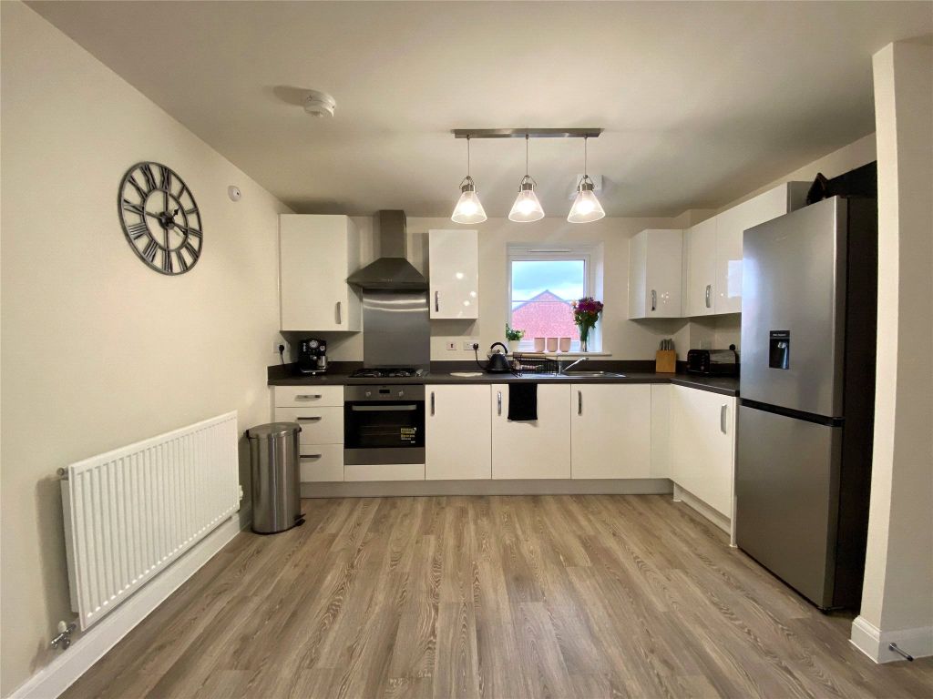 Property photo 3 of 9 Kitchen