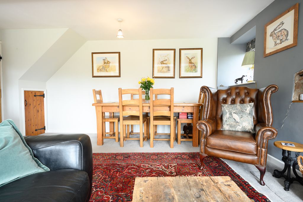 Property photo 3 of 14 The Chalice-14