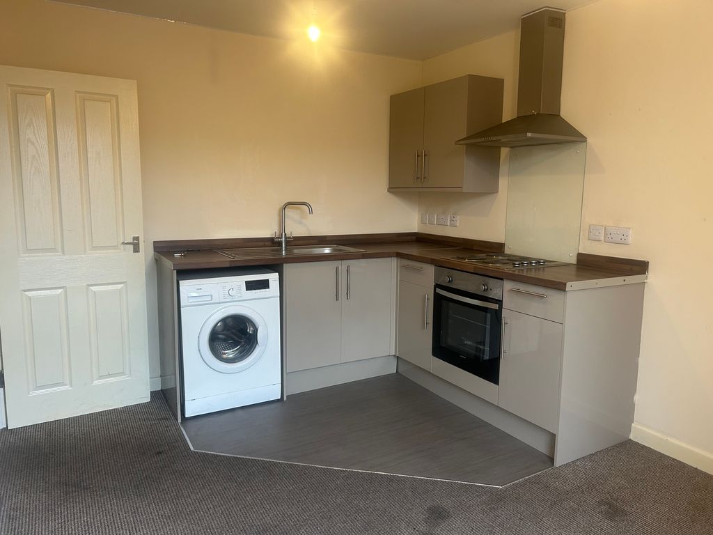 Property photo 1 of 6 Kitchen