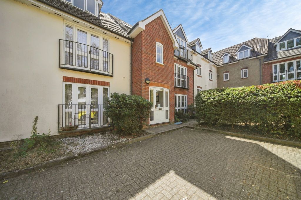 Property photo 1 of 11