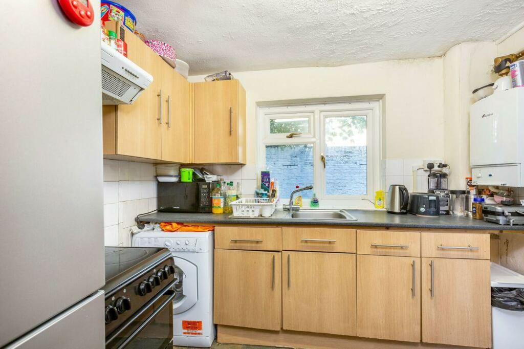 Property photo 3 of 12