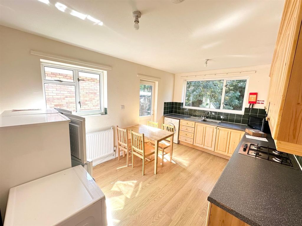 Property photo 2 of 17 Kit.Jpg