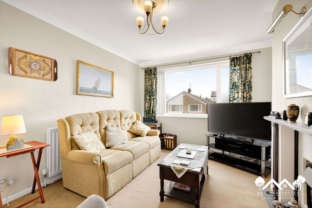 Property photo 3 of 28