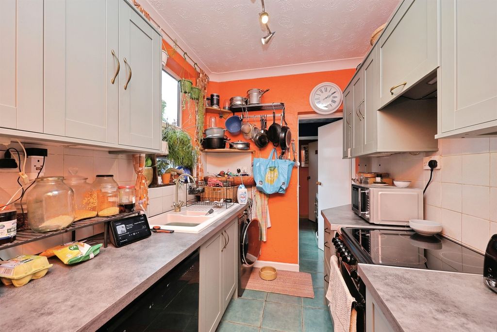 Property photo 3 of 15