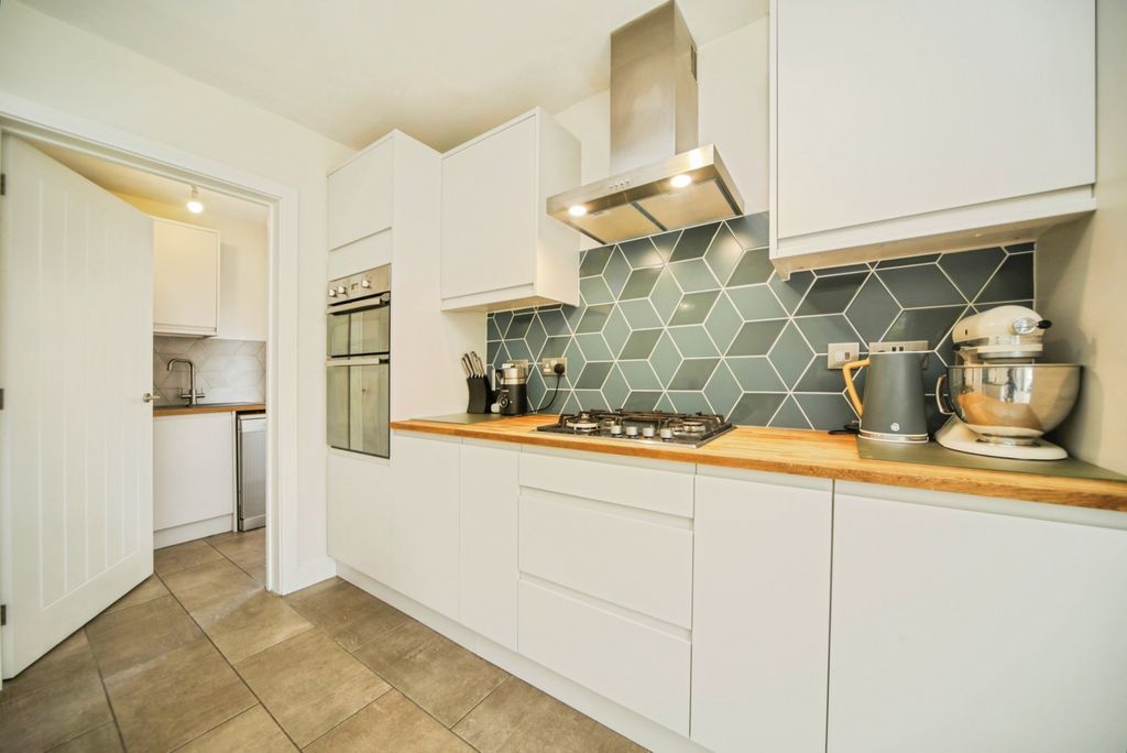 Property photo 2 of 21 Pbox-Img.Jpg