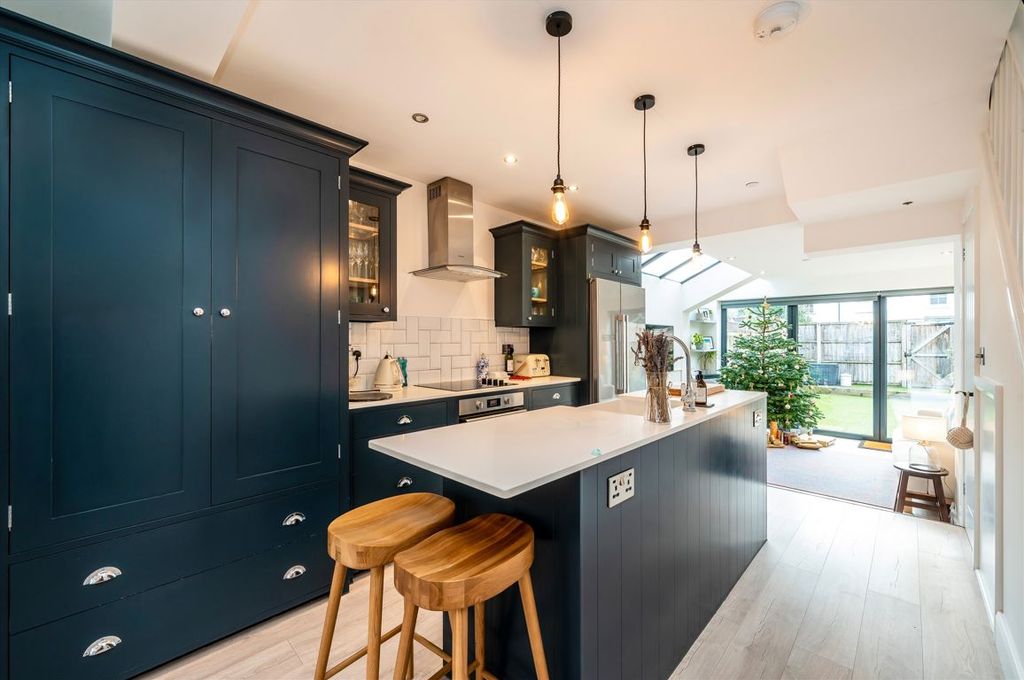 Property photo 3 of 12