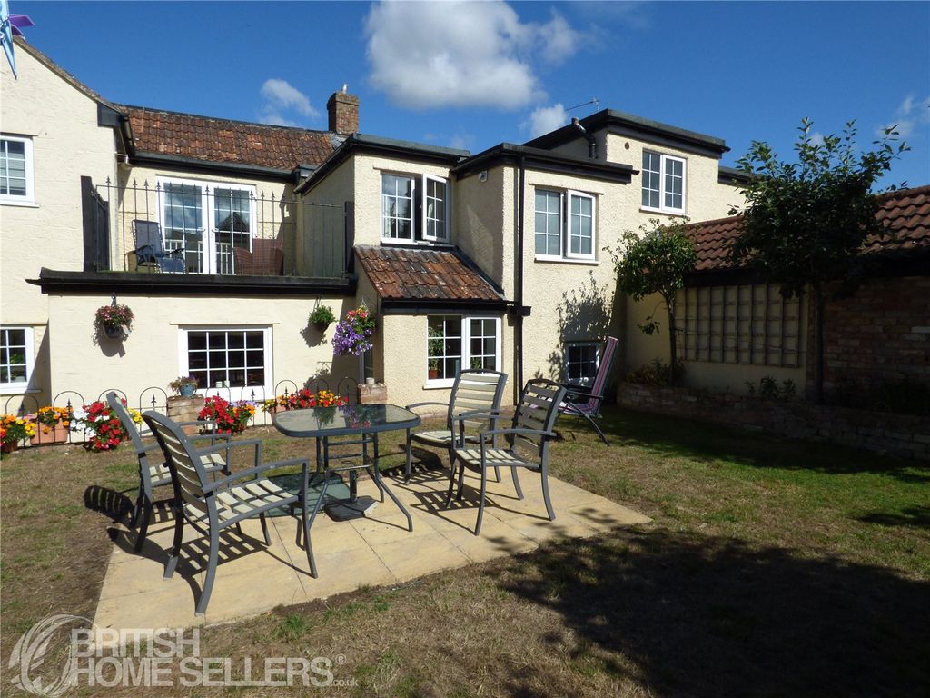 Property photo 2 of 34 Picture No. 50