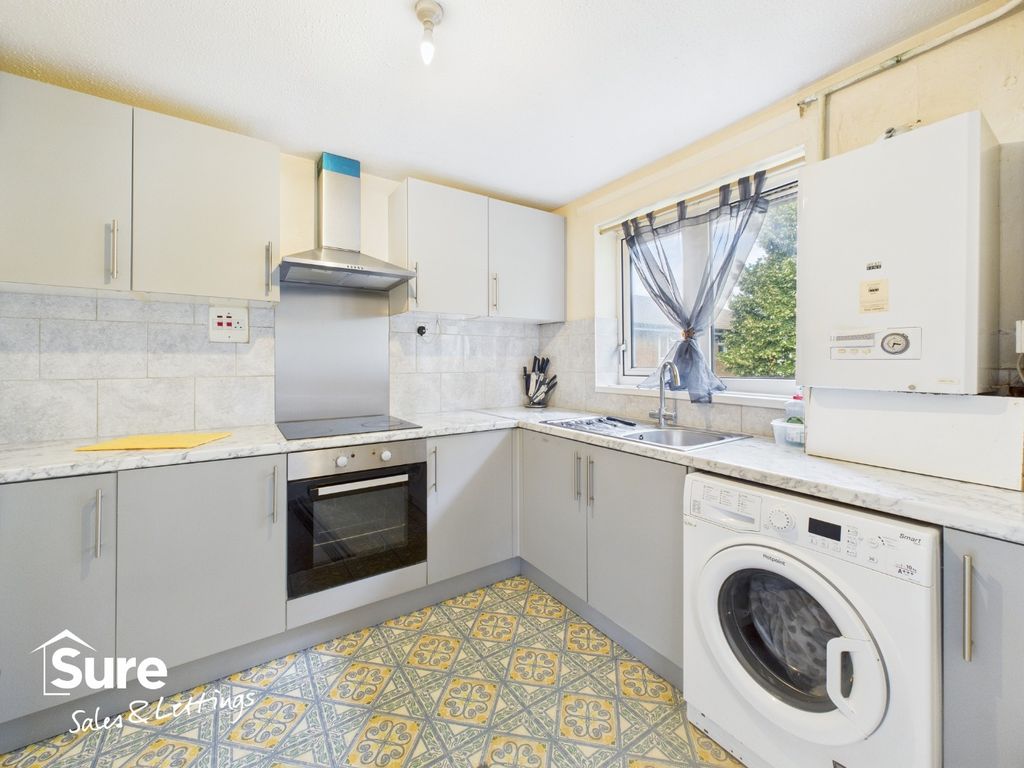 Property photo 2 of 11 1012922