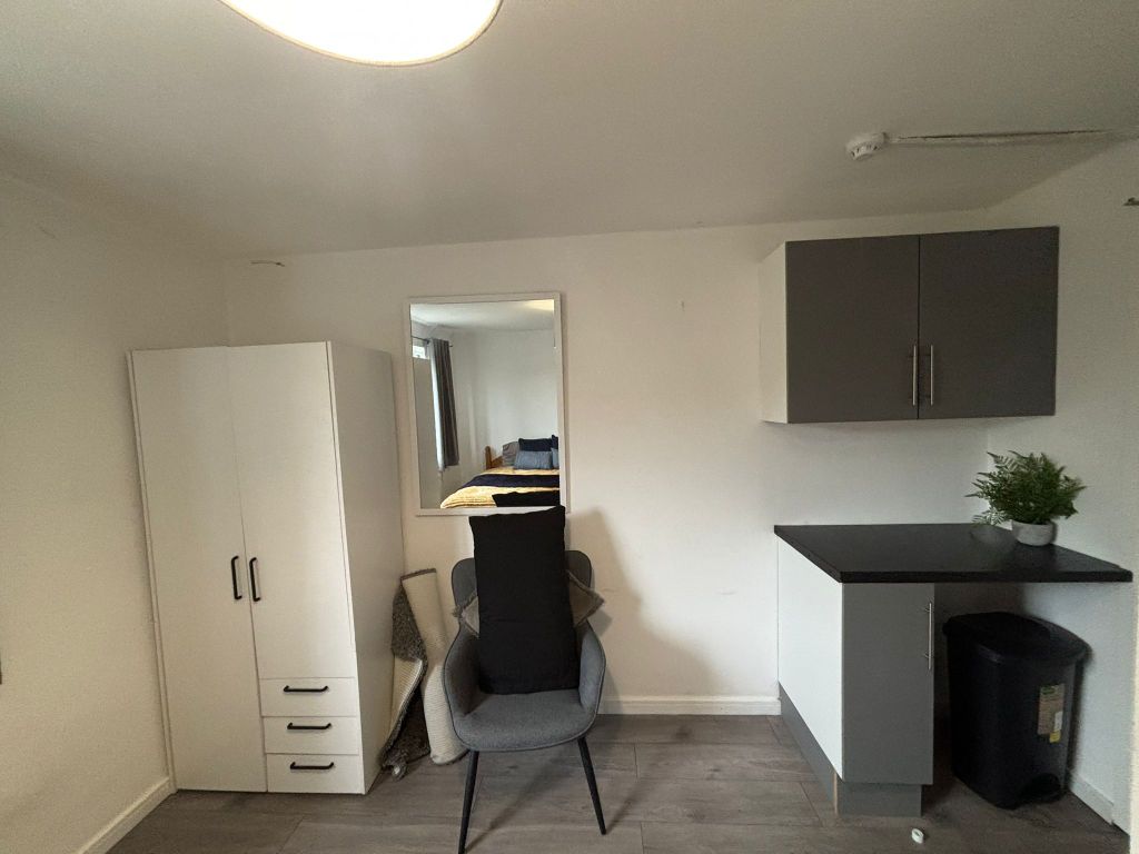 Property photo 3 of 5 Kitchen