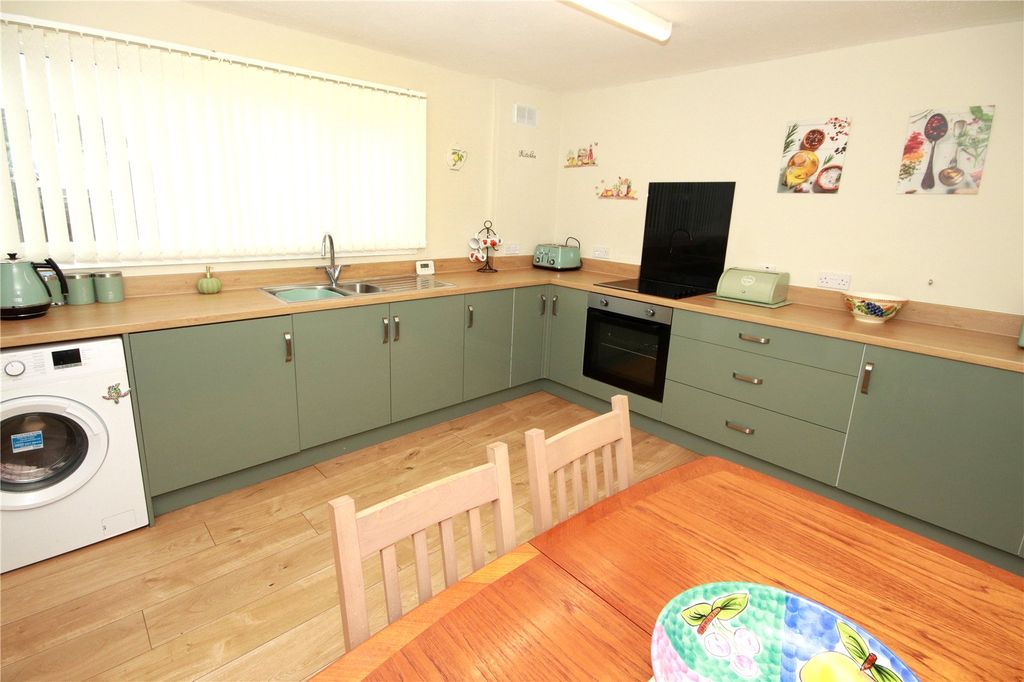 Property photo 2 of 20 Picture No. 13