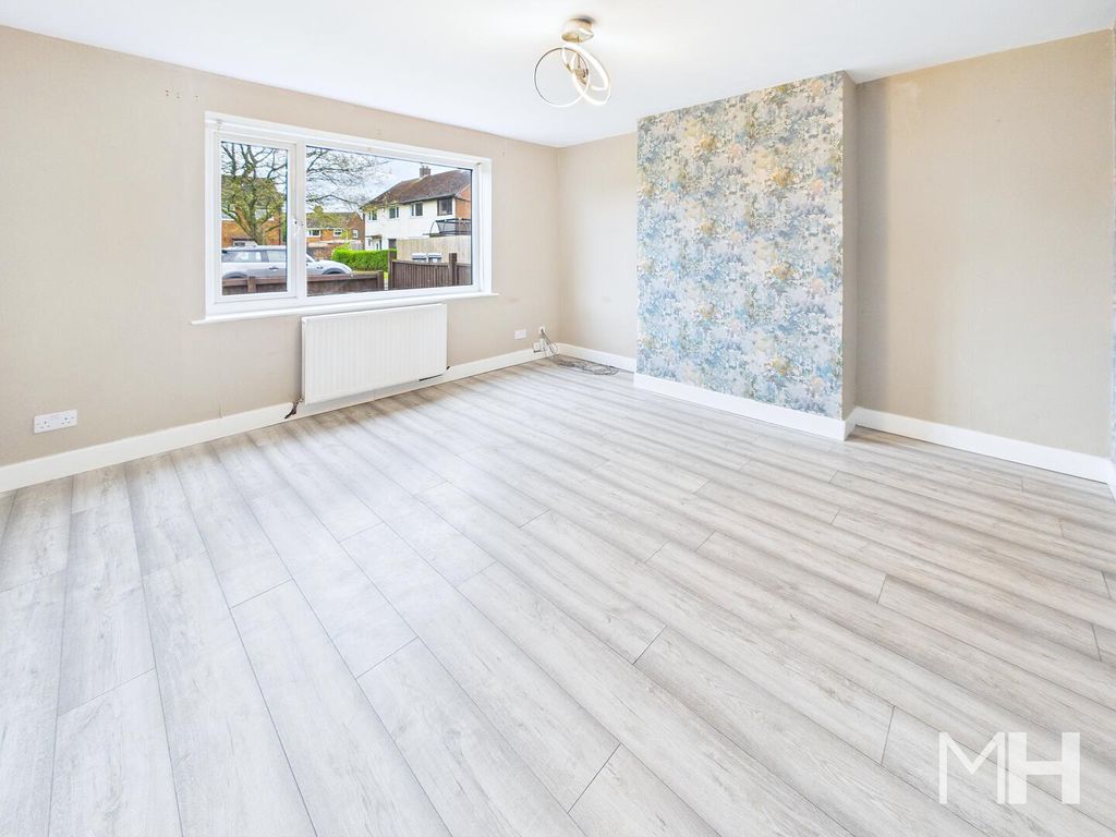 Property photo 3 of 17 Living Room