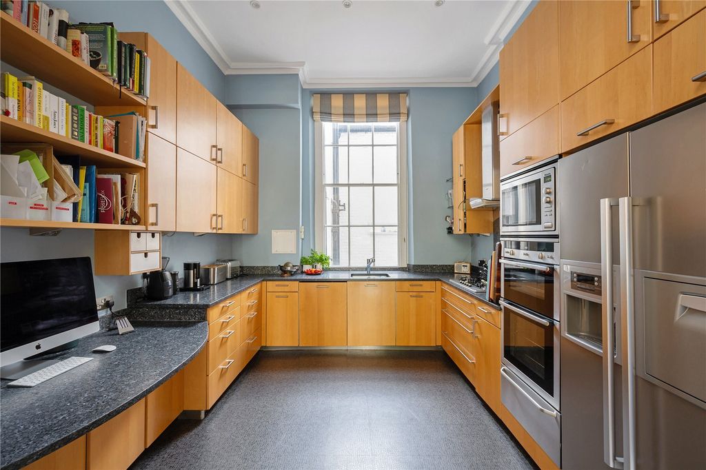 Property photo 3 of 21 Picture No. 01