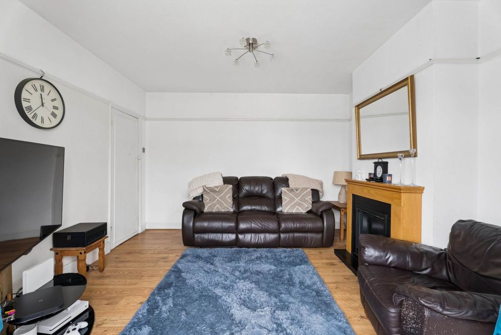 Property photo 3 of 22