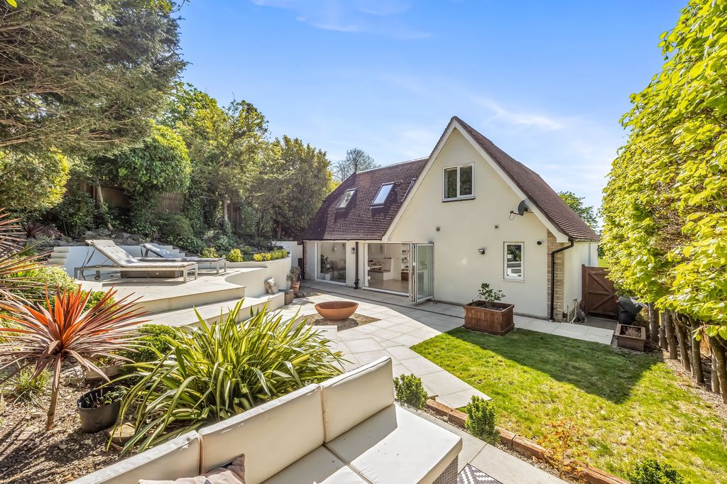 Property photo 2 of 29