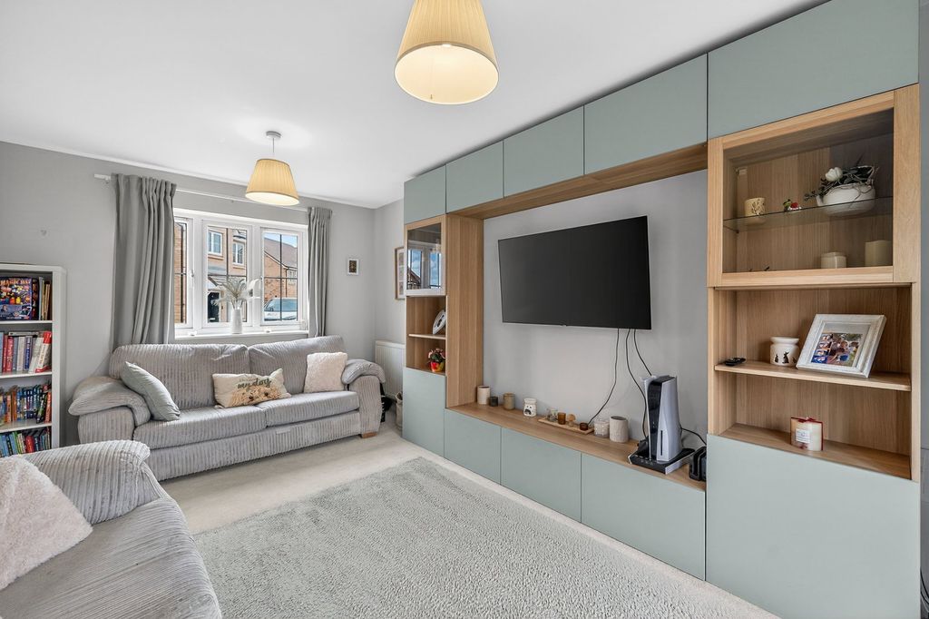 Property photo 3 of 21