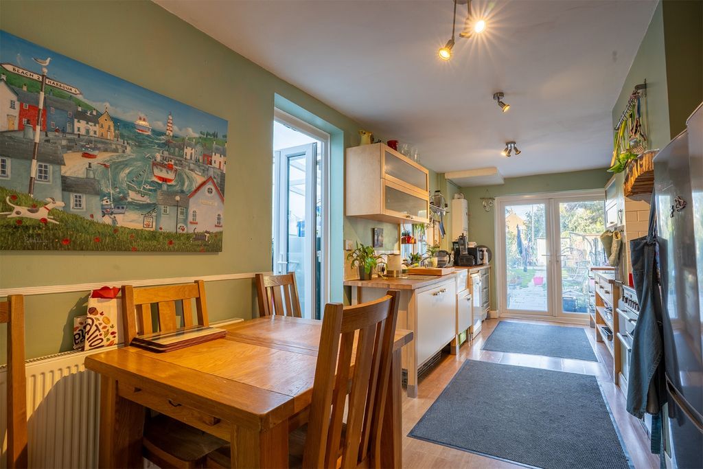 Property photo 3 of 19 4596295