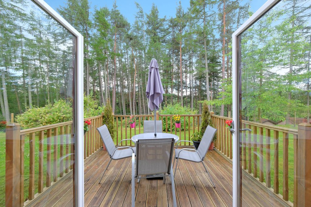 Property photo 1 of 31