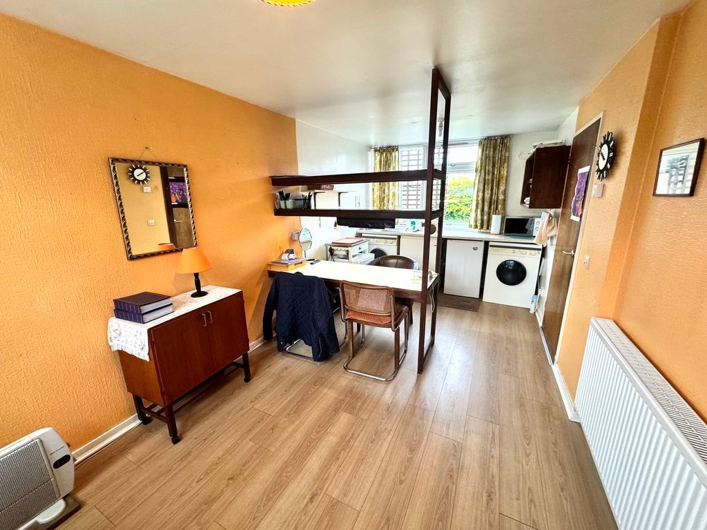 Property photo 2 of 9 Photo 1